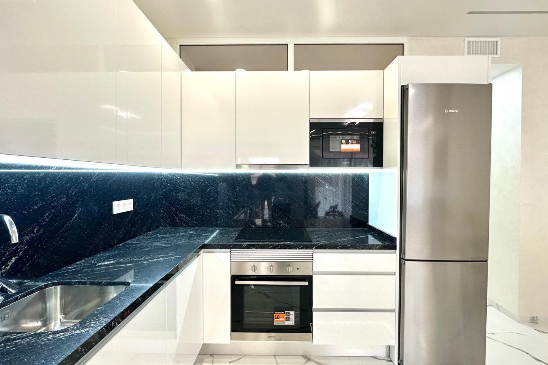 Herverkoop - Appartement -
Torrevieja - Playa del Cura