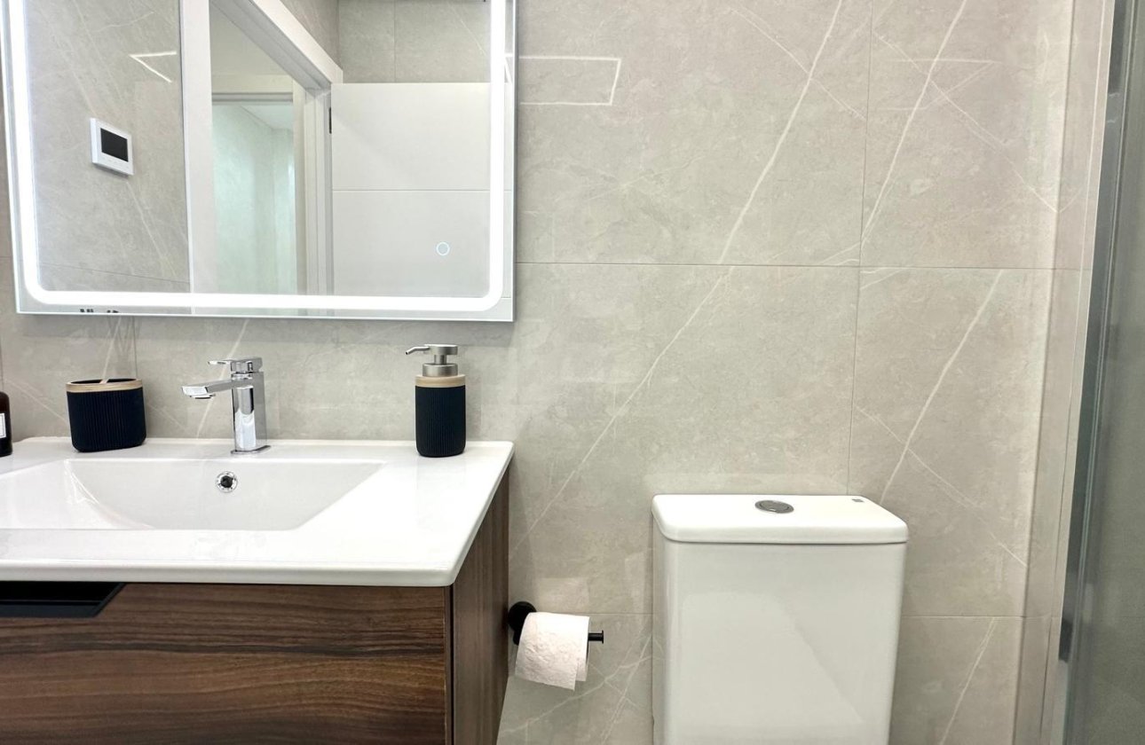 Herverkoop - Appartement -
Torrevieja - Playa del Cura