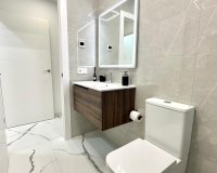 Herverkoop - Appartement -
Torrevieja - Playa del Cura