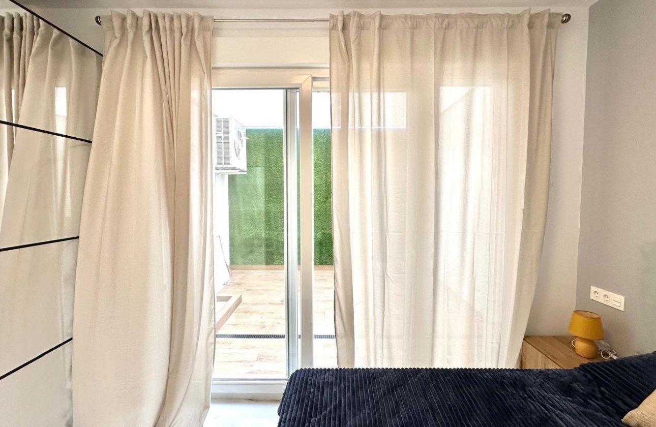 Herverkoop - Appartement -
Torrevieja - Playa del Cura