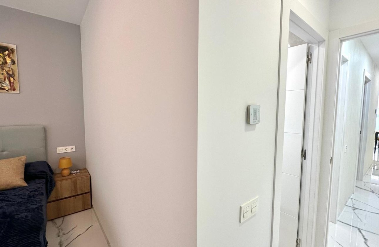 Herverkoop - Appartement -
Torrevieja - Playa del Cura