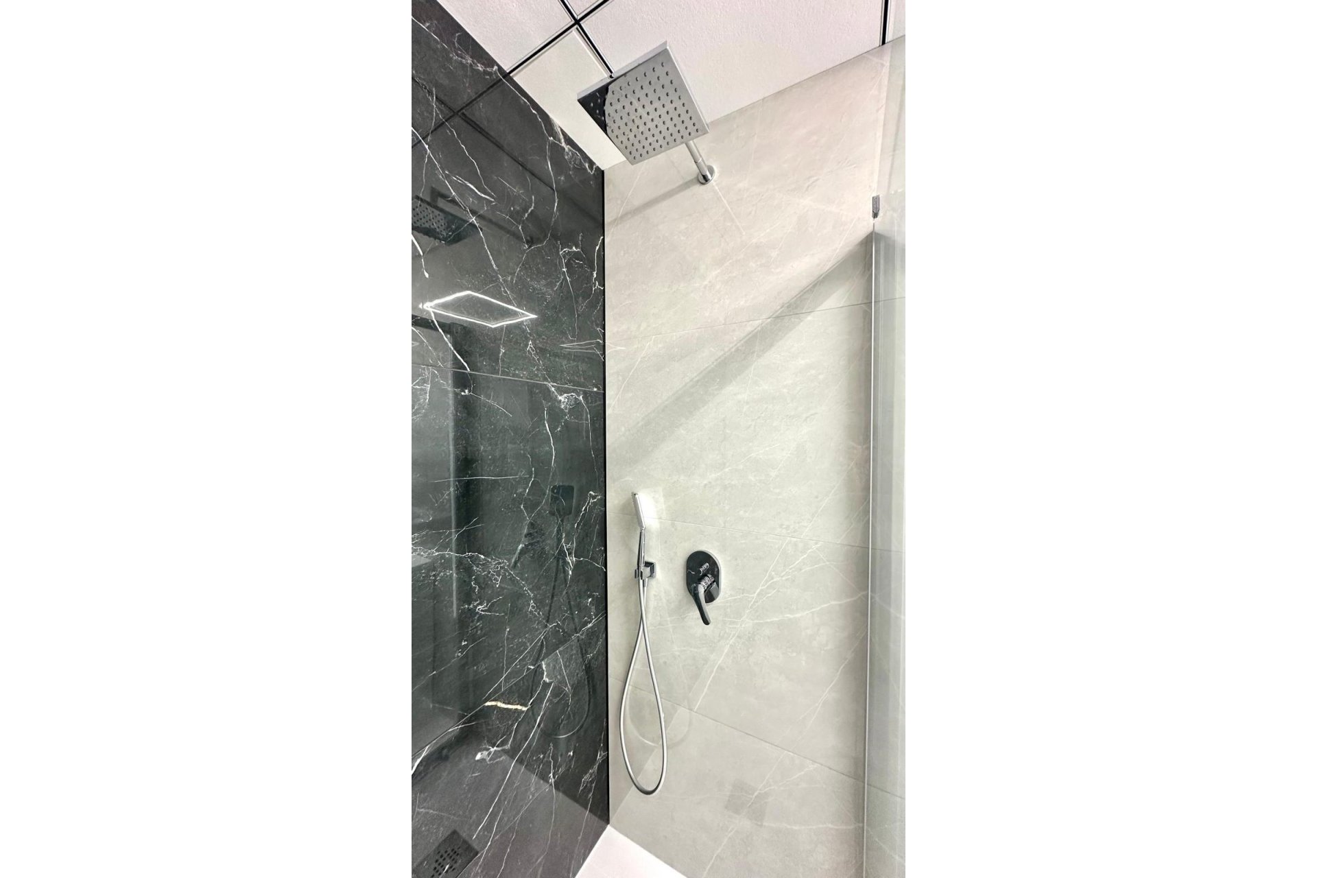 Herverkoop - Appartement -
Torrevieja - Playa del Cura