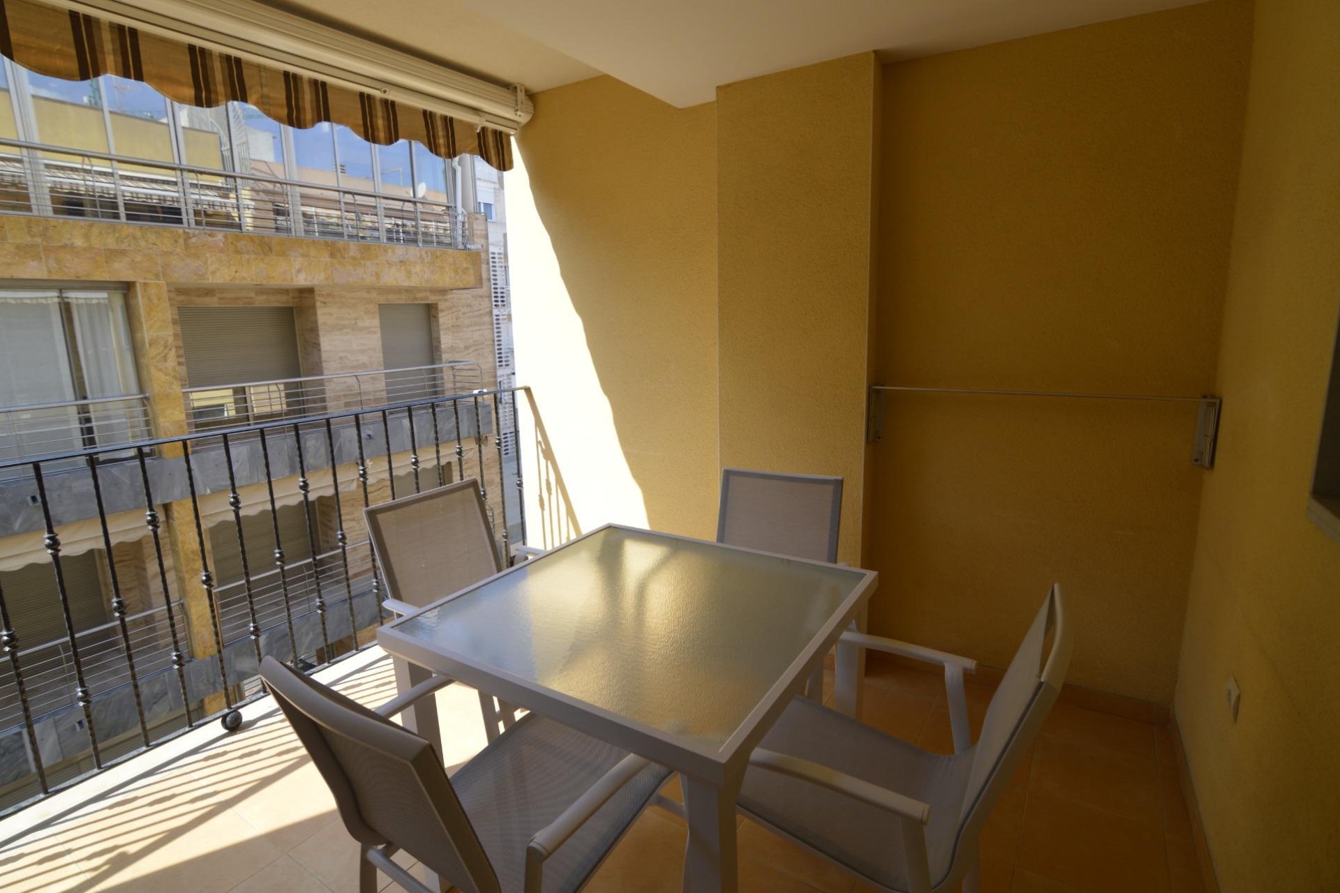 Herverkoop - Appartement -
Torrevieja - Playa del Cura