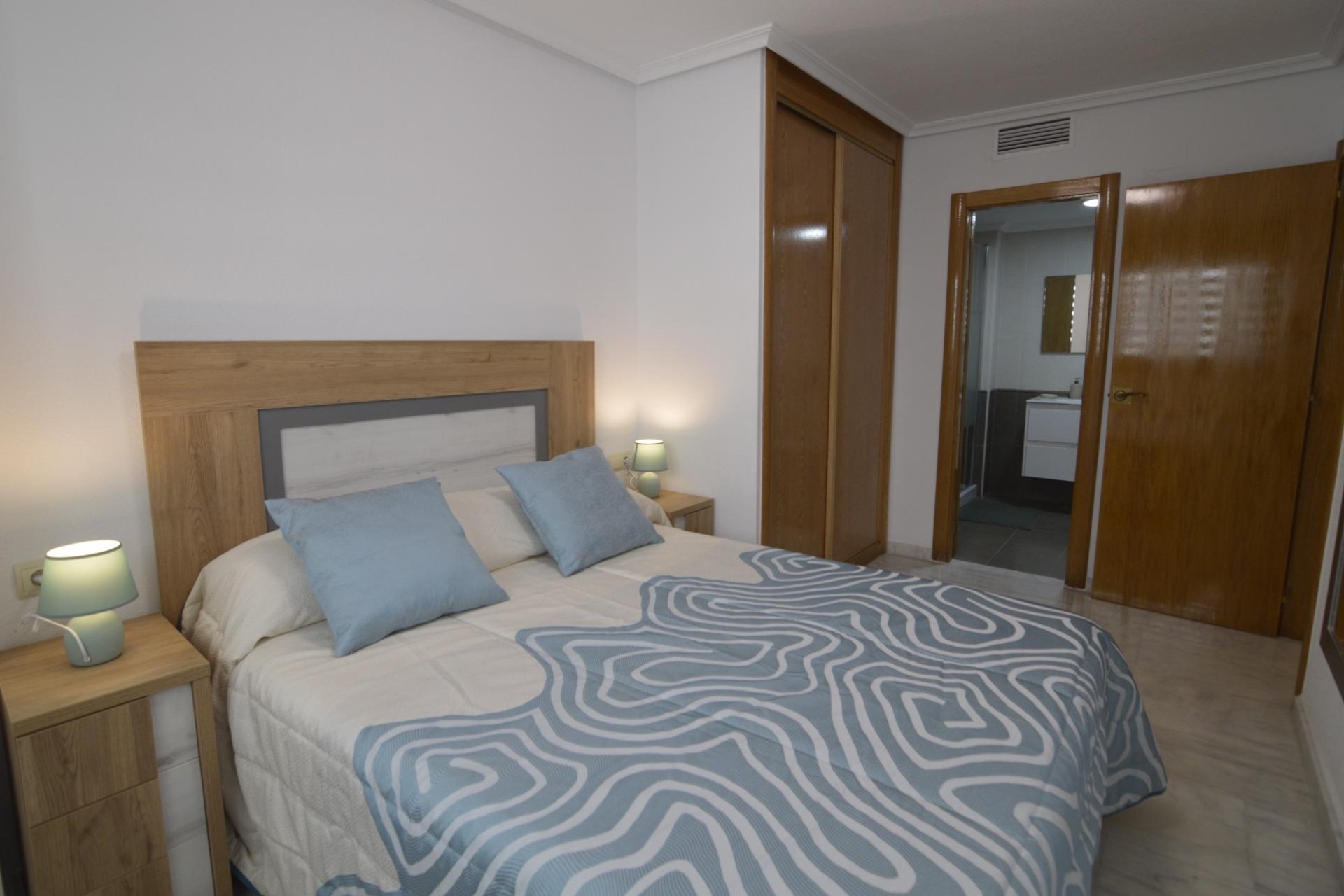 Herverkoop - Appartement -
Torrevieja - Playa del Cura