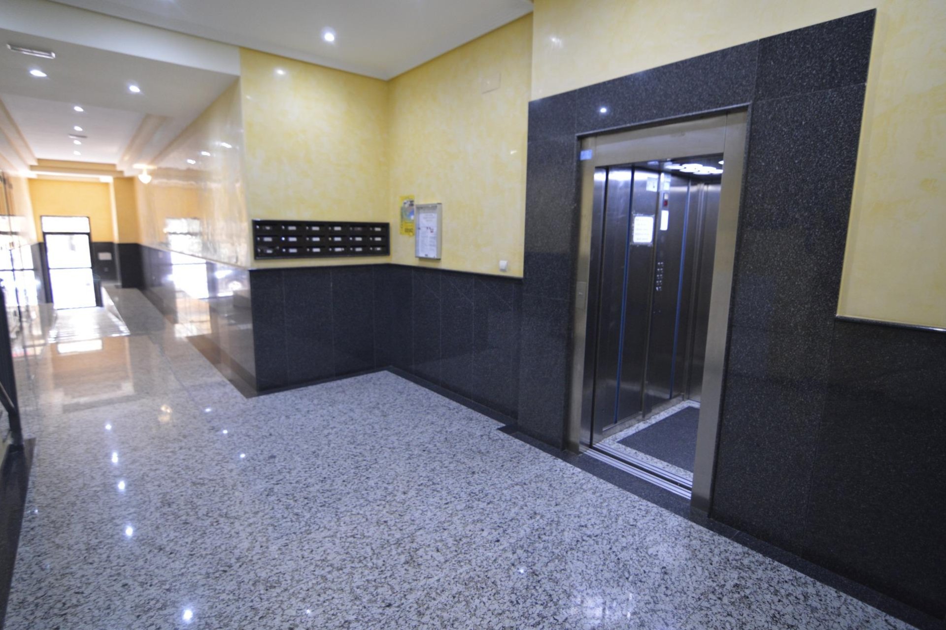 Herverkoop - Appartement -
Torrevieja - Playa del Cura