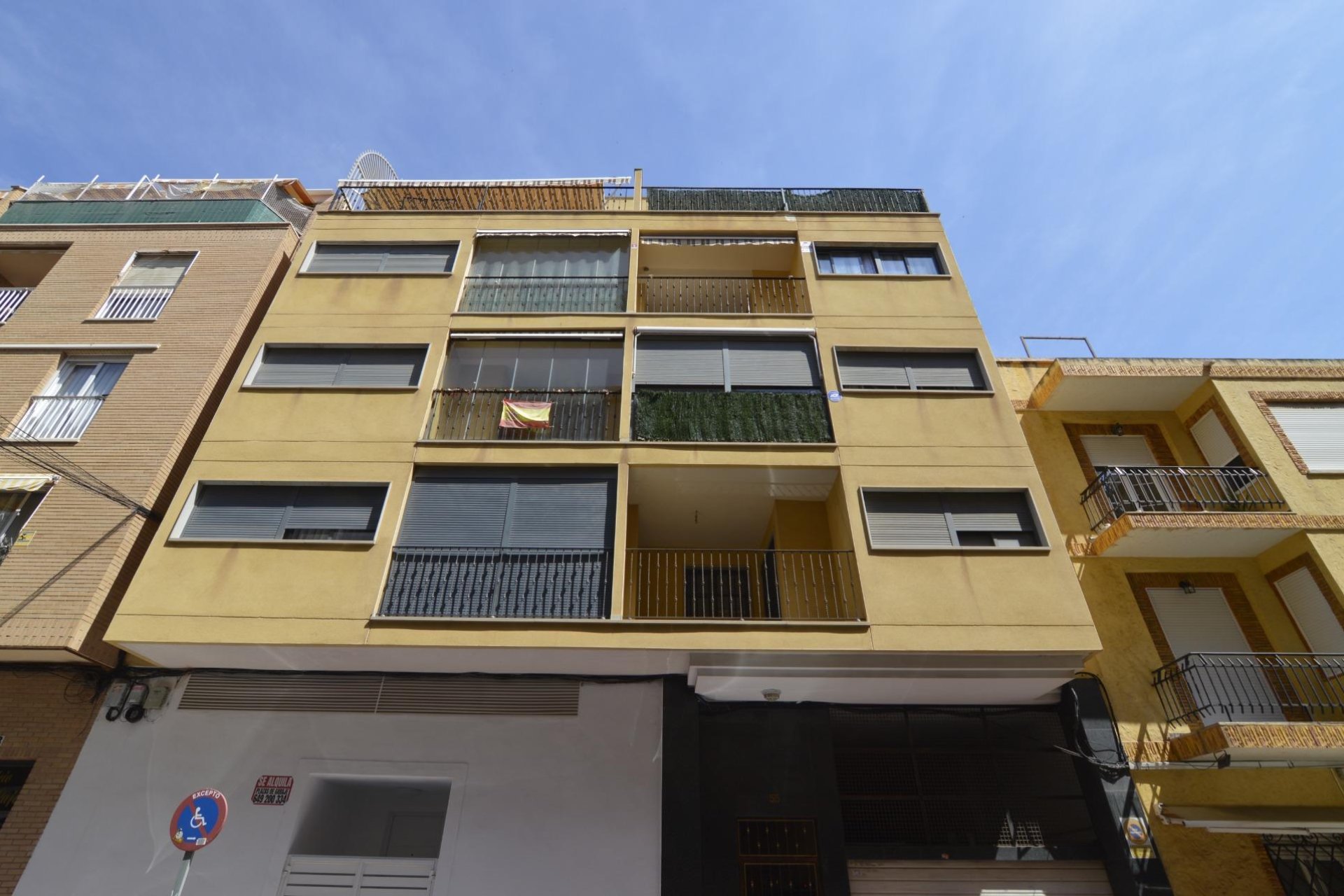 Herverkoop - Appartement -
Torrevieja - Playa del Cura