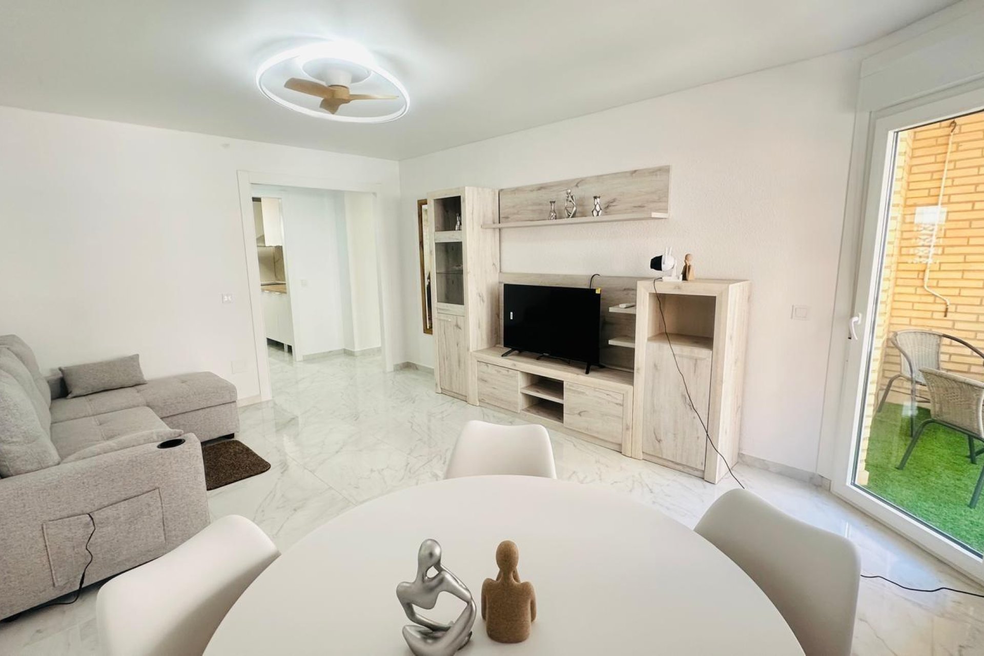 Herverkoop - Appartement -
Torrevieja - Playa del Cura