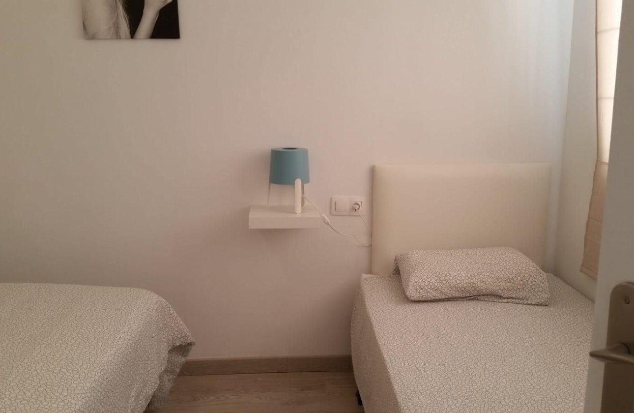 Herverkoop - Appartement -
Torrevieja - Playa del Cura