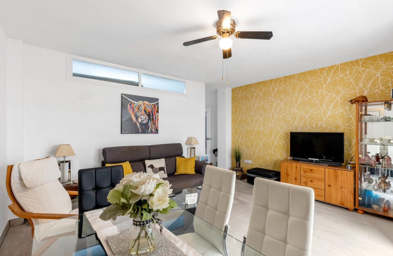 Herverkoop - Appartement -
Torrevieja - Playa del Cura