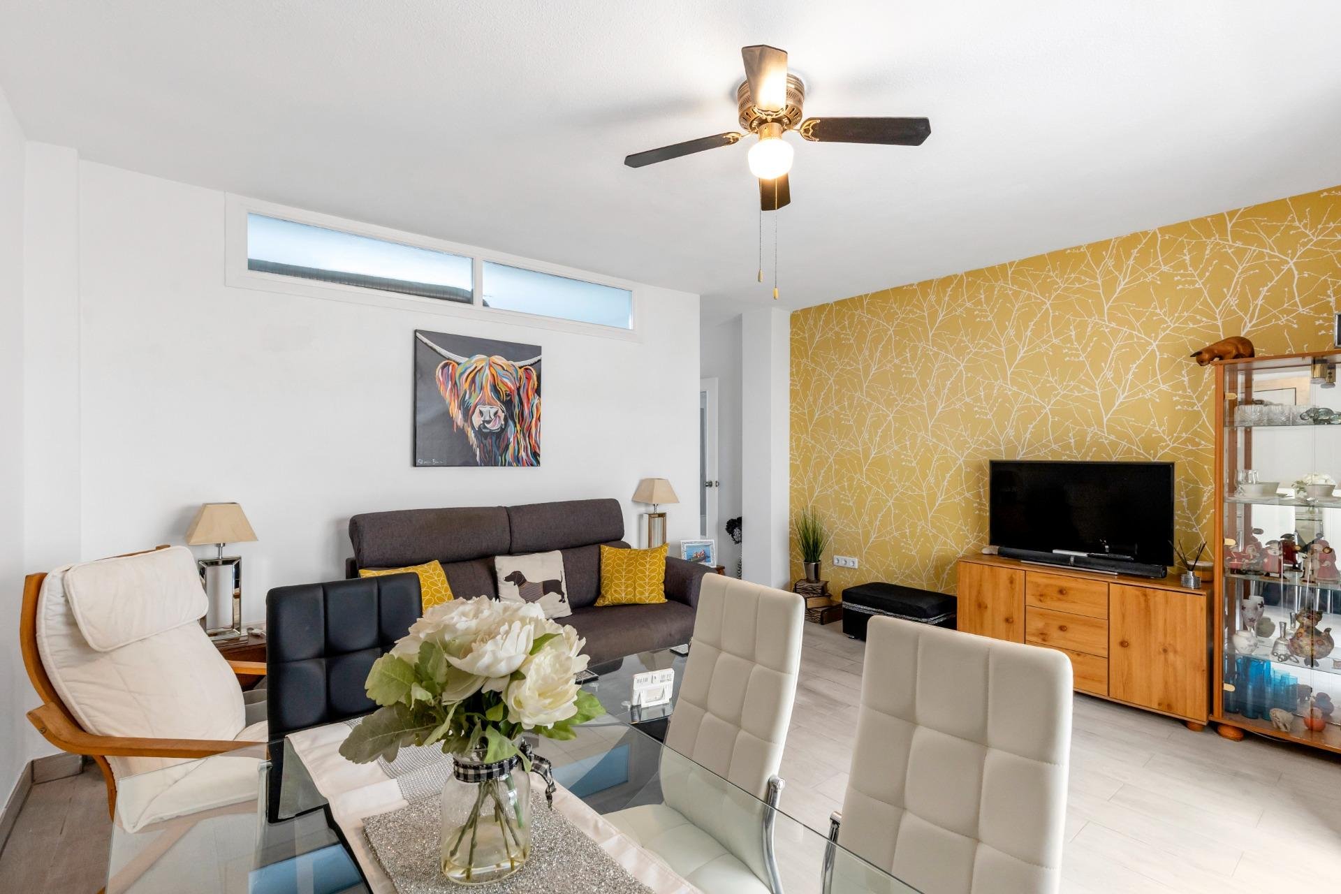 Herverkoop - Appartement -
Torrevieja - Playa del Cura