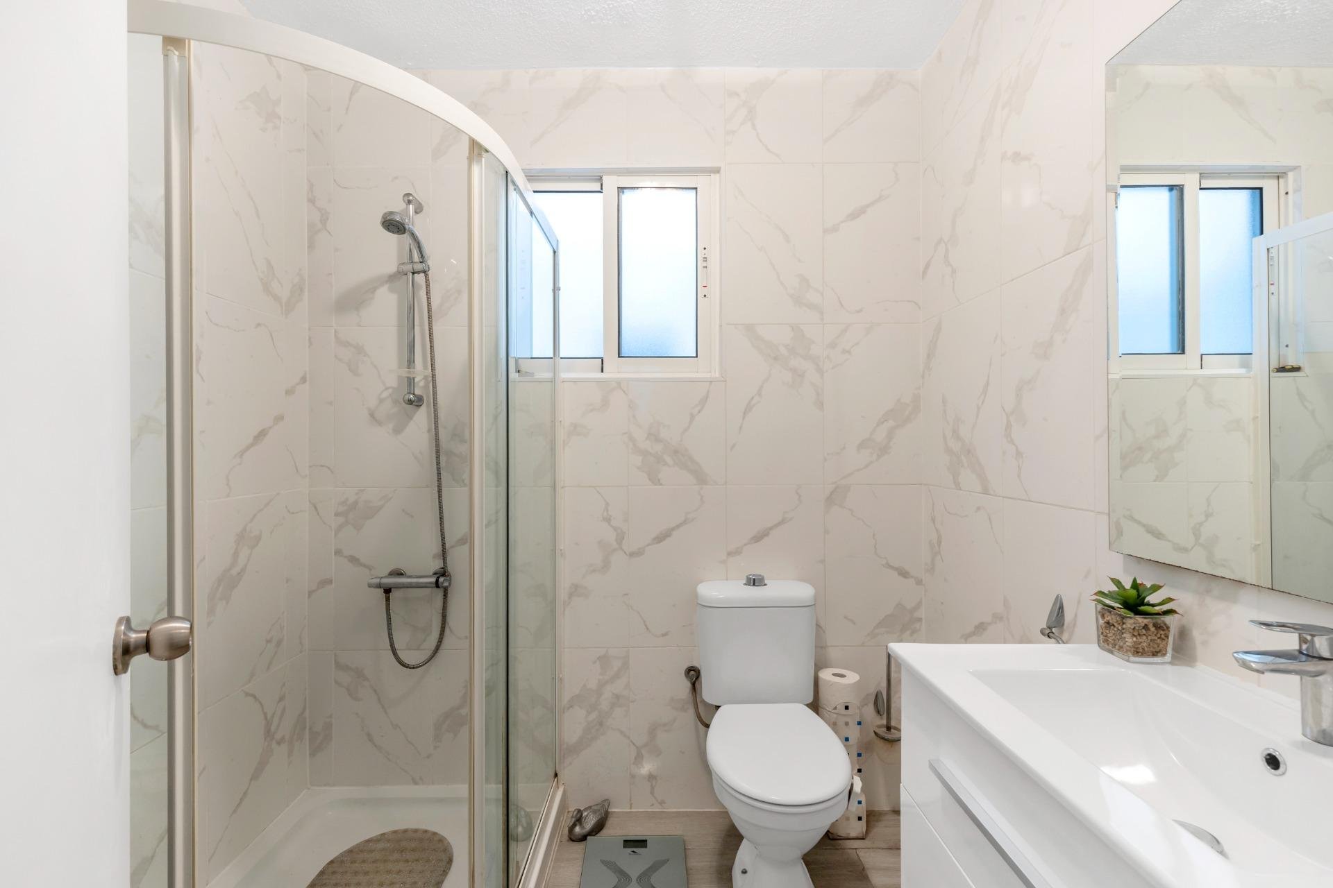 Herverkoop - Appartement -
Torrevieja - Playa del Cura