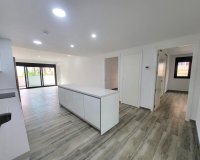 Herverkoop - Appartement -
Torrevieja - Playa del Cura