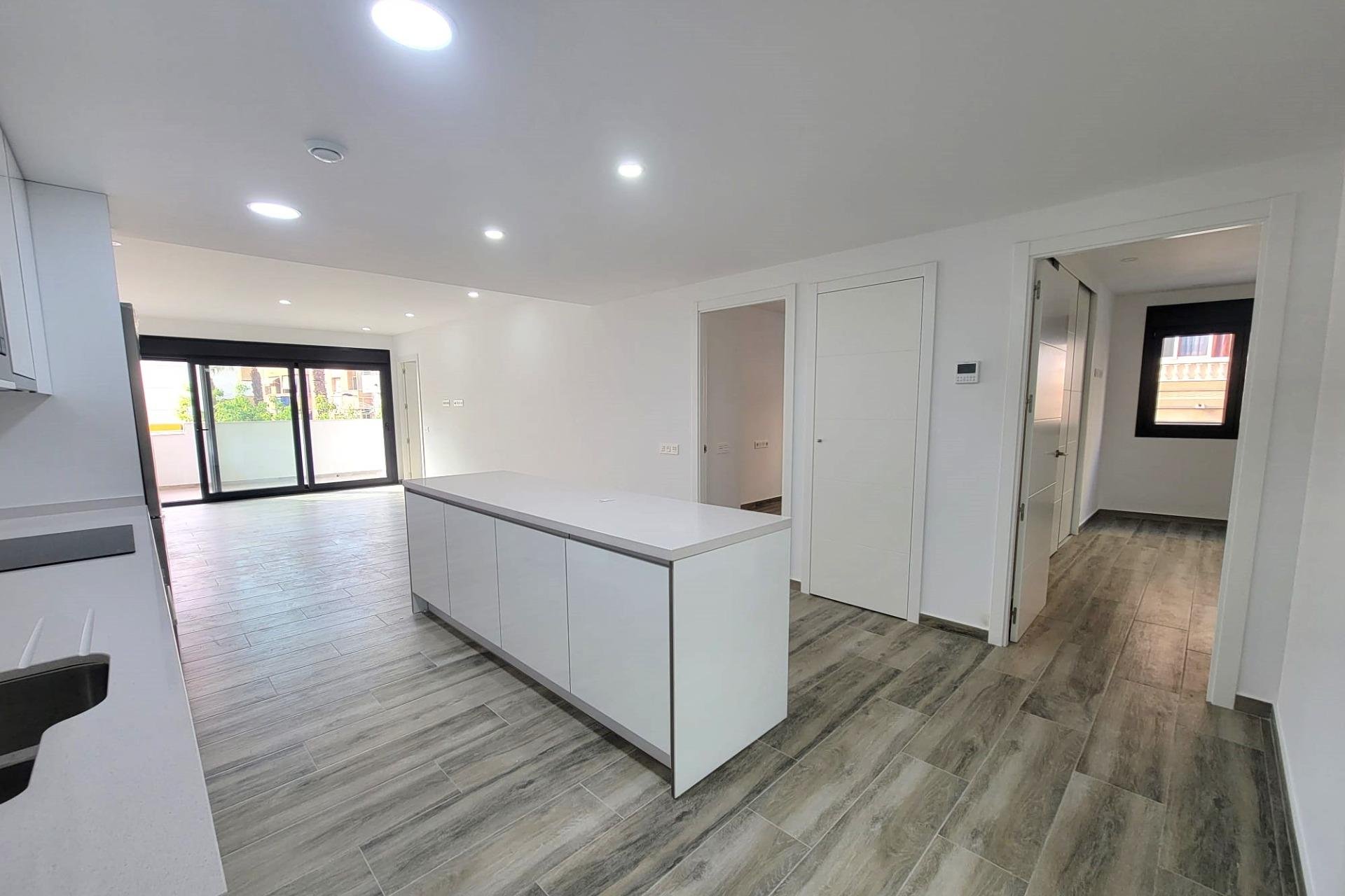 Herverkoop - Appartement -
Torrevieja - Playa del Cura