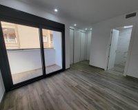 Herverkoop - Appartement -
Torrevieja - Playa del Cura