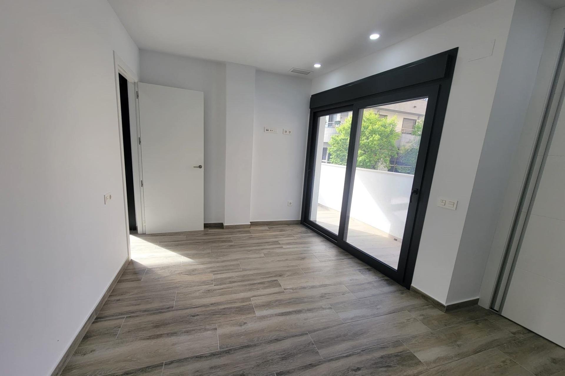 Herverkoop - Appartement -
Torrevieja - Playa del Cura