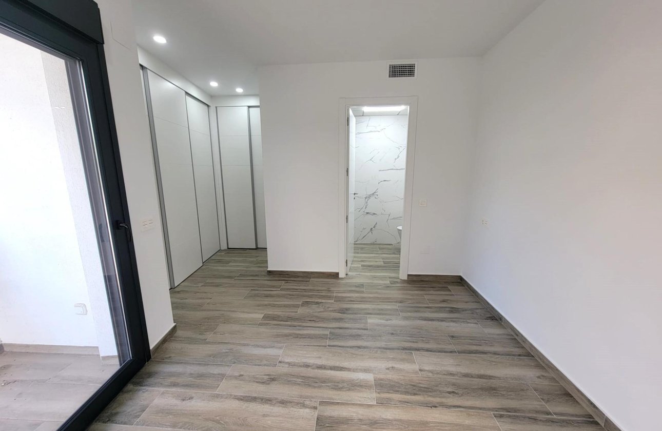 Herverkoop - Appartement -
Torrevieja - Playa del Cura