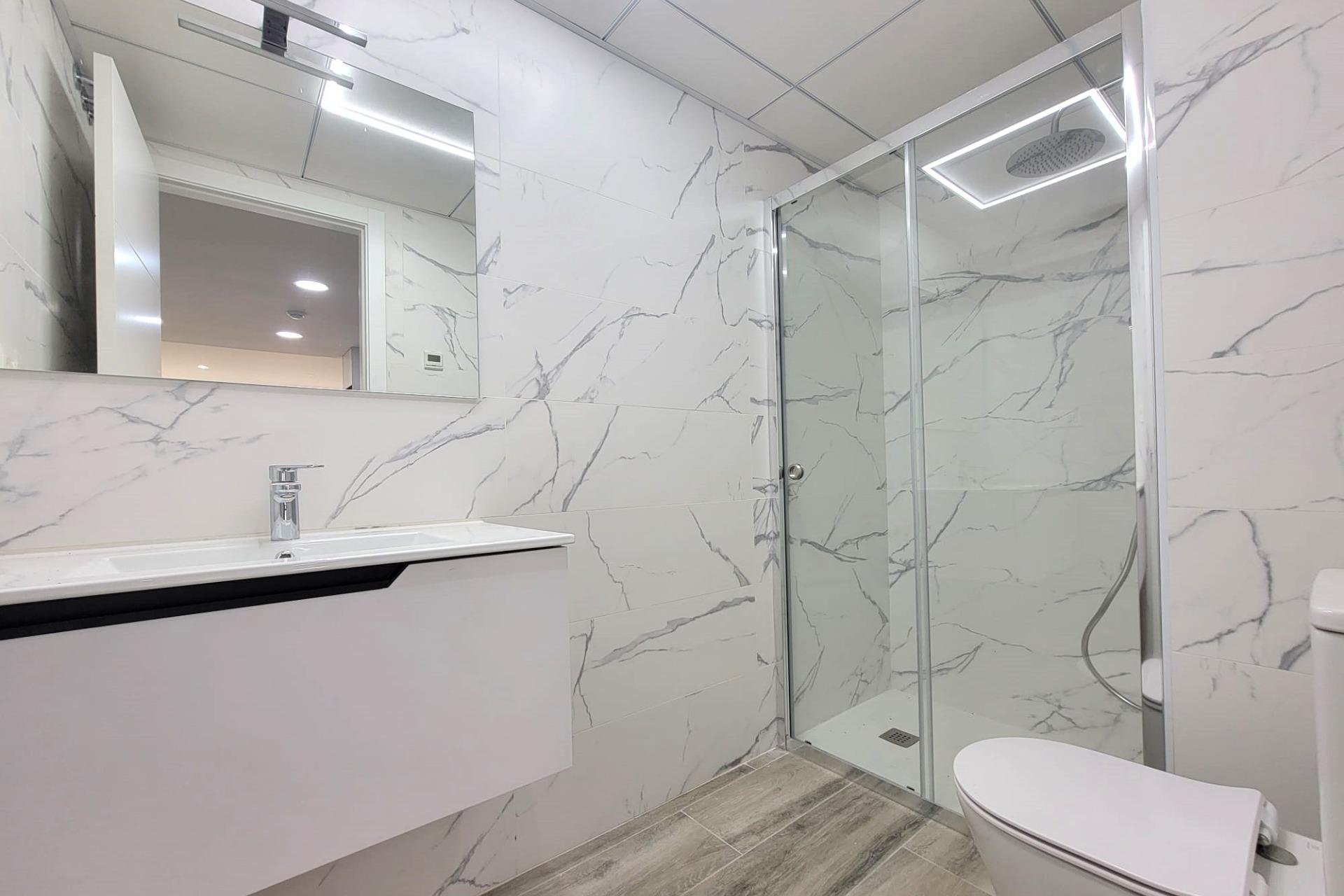 Herverkoop - Appartement -
Torrevieja - Playa del Cura