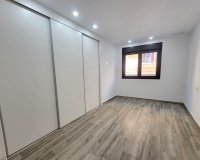 Herverkoop - Appartement -
Torrevieja - Playa del Cura