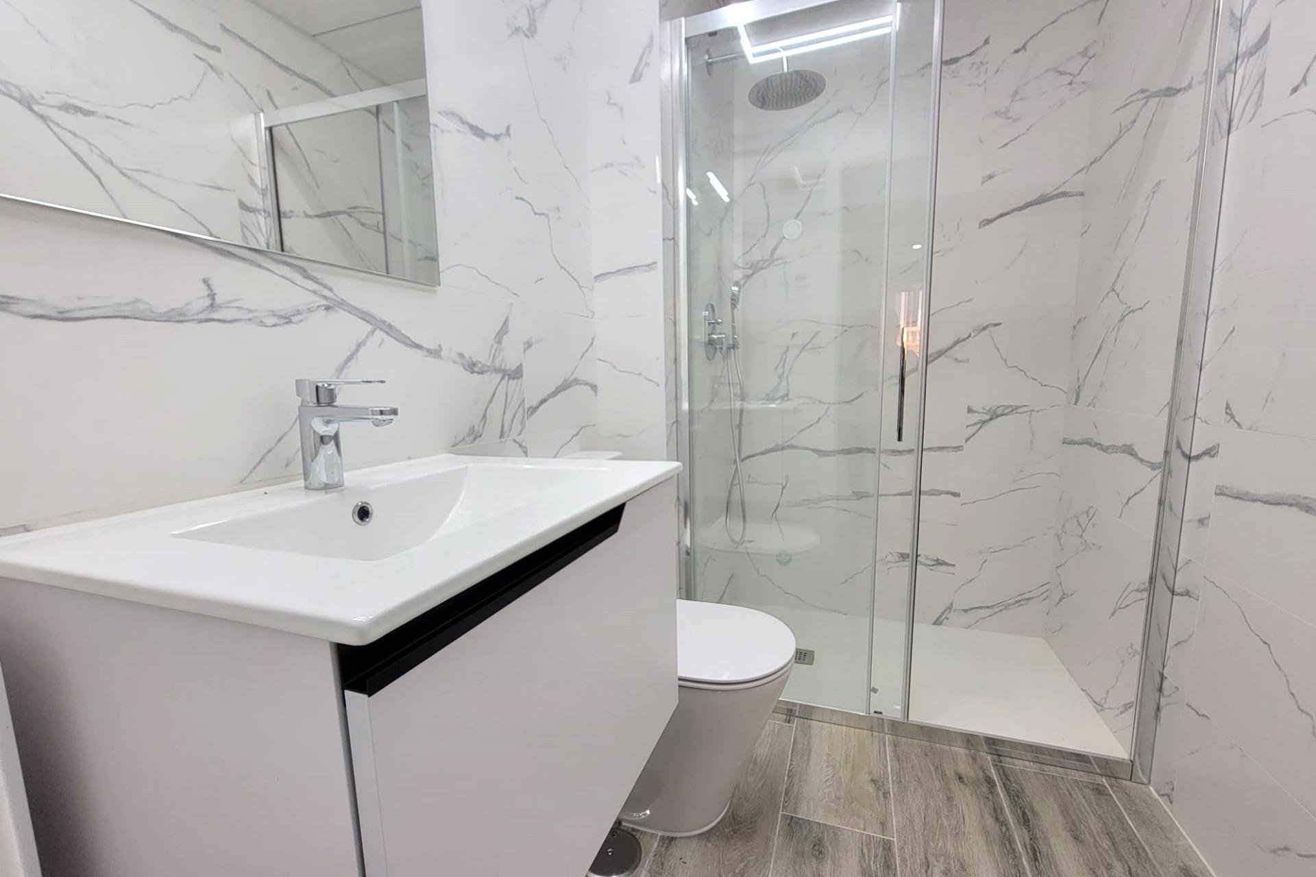 Herverkoop - Appartement -
Torrevieja - Playa del Cura