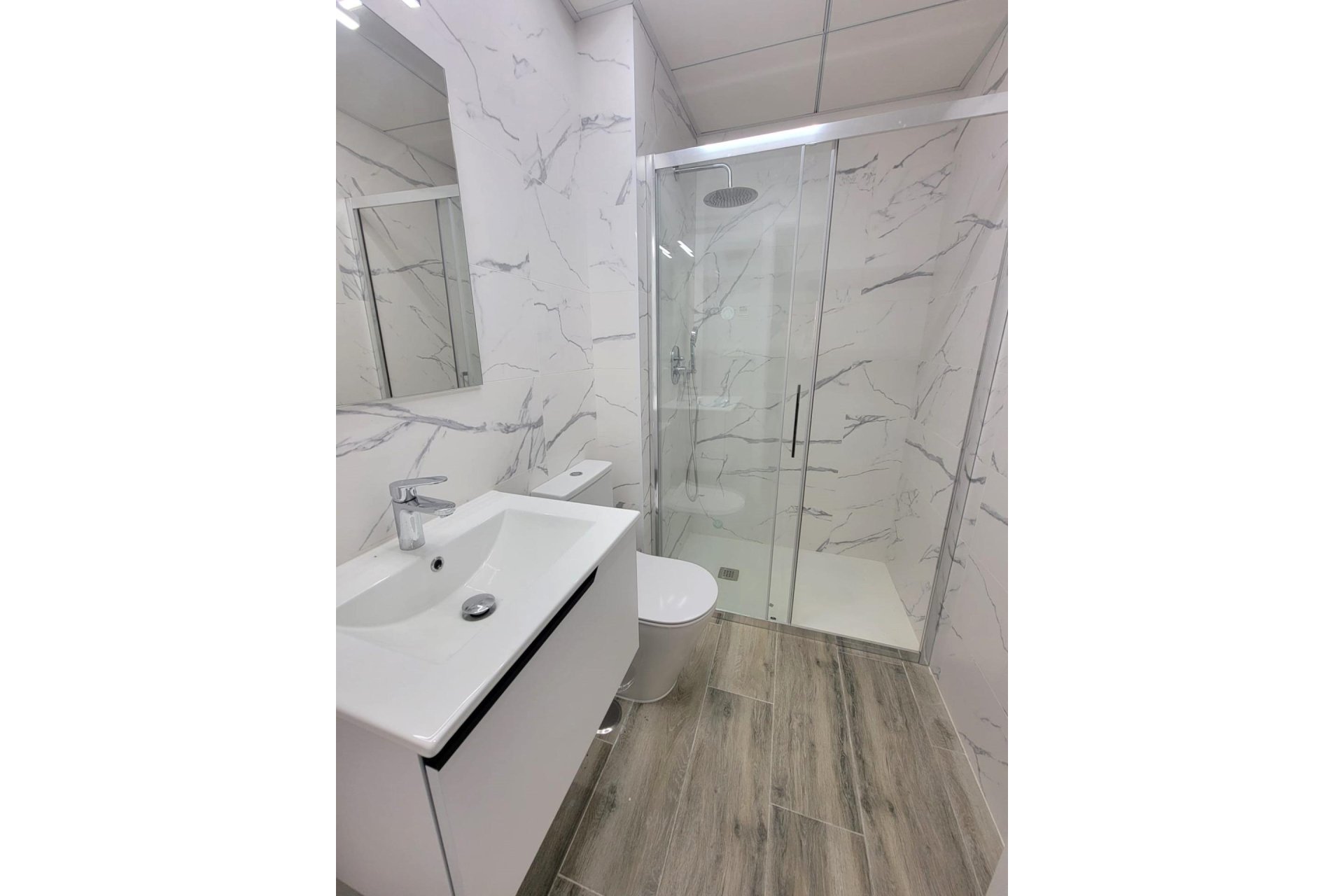 Herverkoop - Appartement -
Torrevieja - Playa del Cura