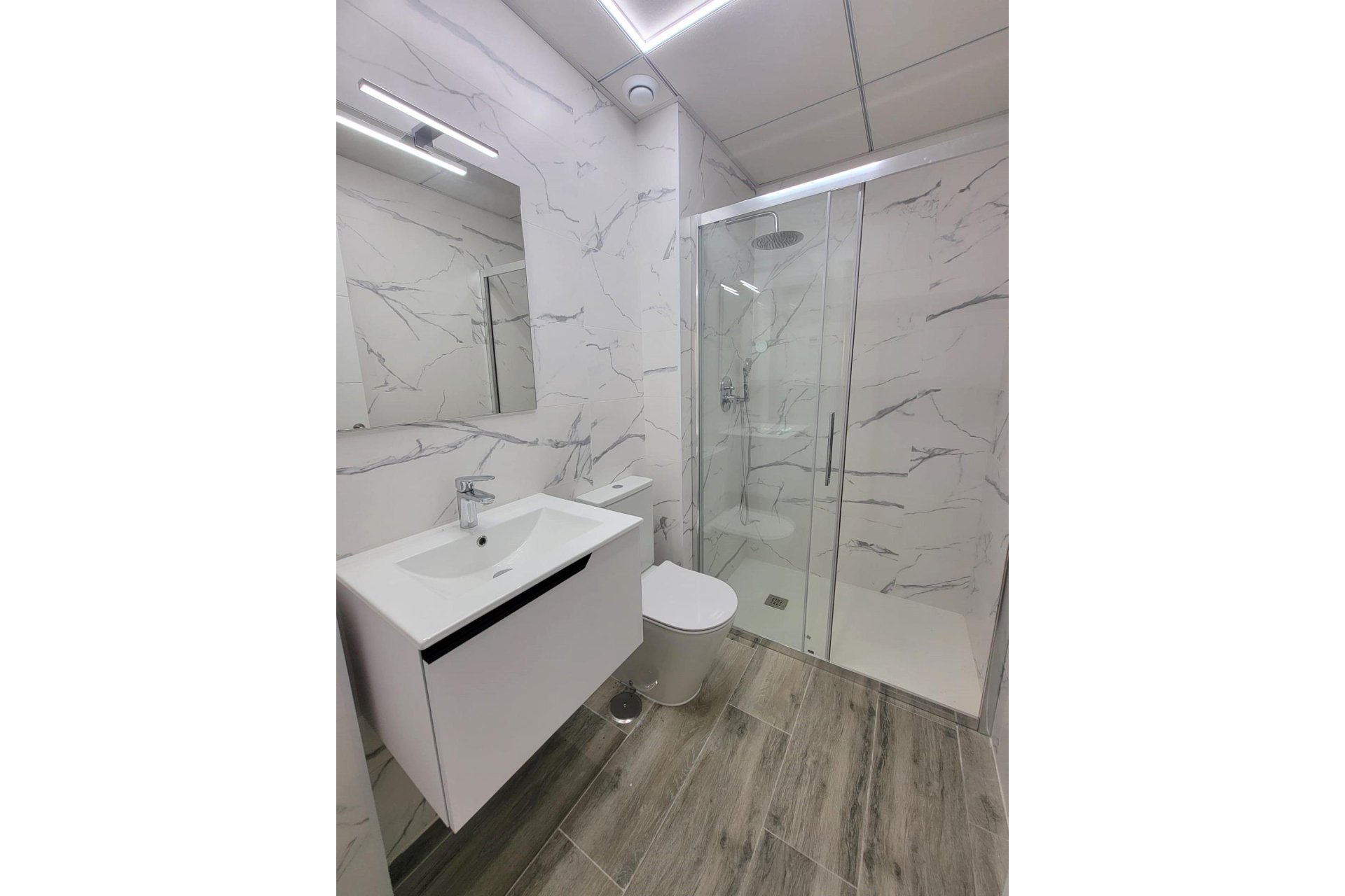 Herverkoop - Appartement -
Torrevieja - Playa del Cura