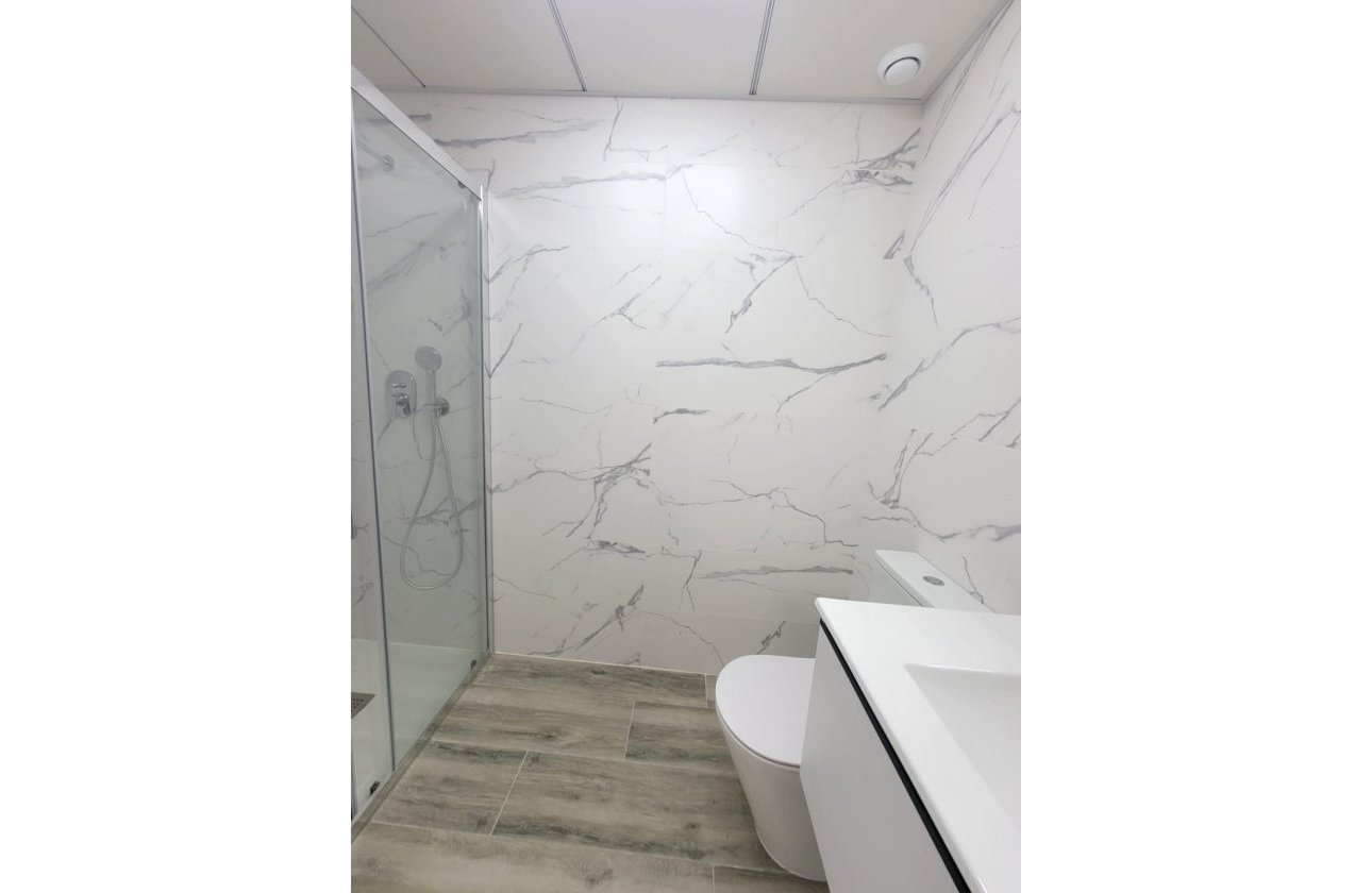 Herverkoop - Appartement -
Torrevieja - Playa del Cura