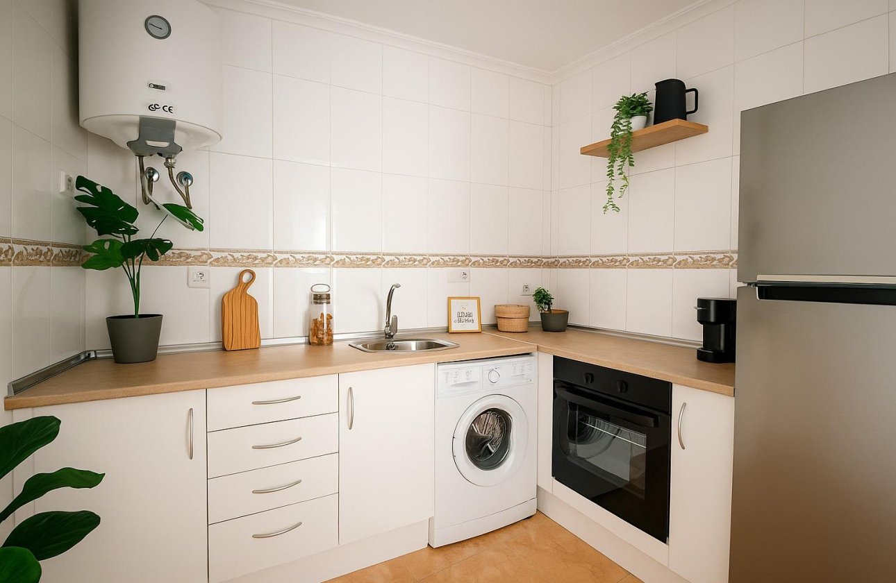 Herverkoop - Appartement -
Torrevieja - Playa del Cura