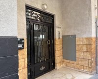 Herverkoop - Appartement -
Torrevieja - Playa del Cura