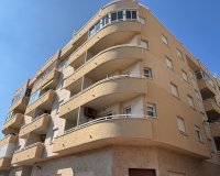 Herverkoop - Appartement -
Torrevieja - Playa del Cura