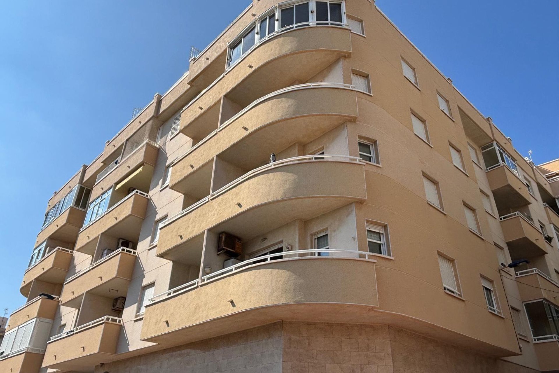 Herverkoop - Appartement -
Torrevieja - Playa del Cura