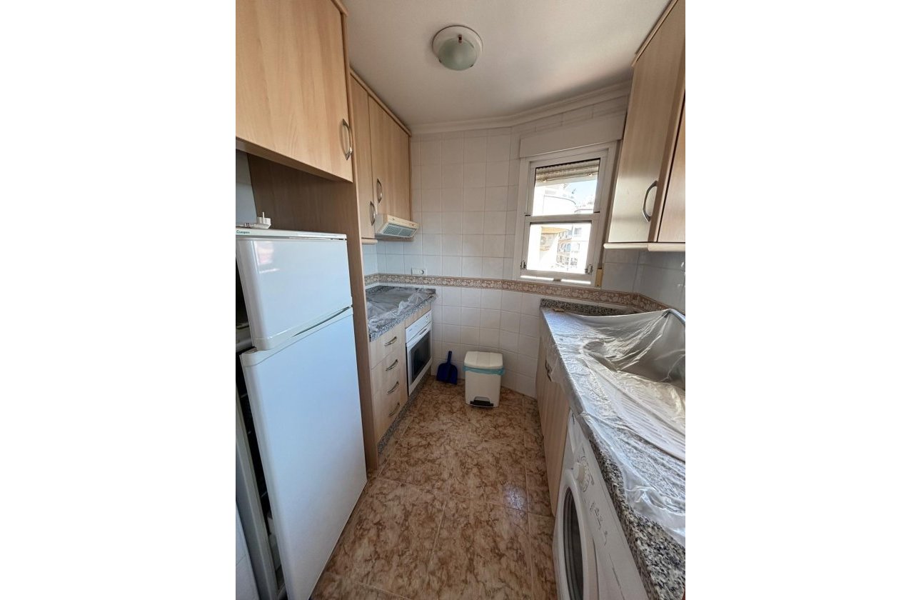 Herverkoop - Appartement -
Torrevieja - Playa del Cura