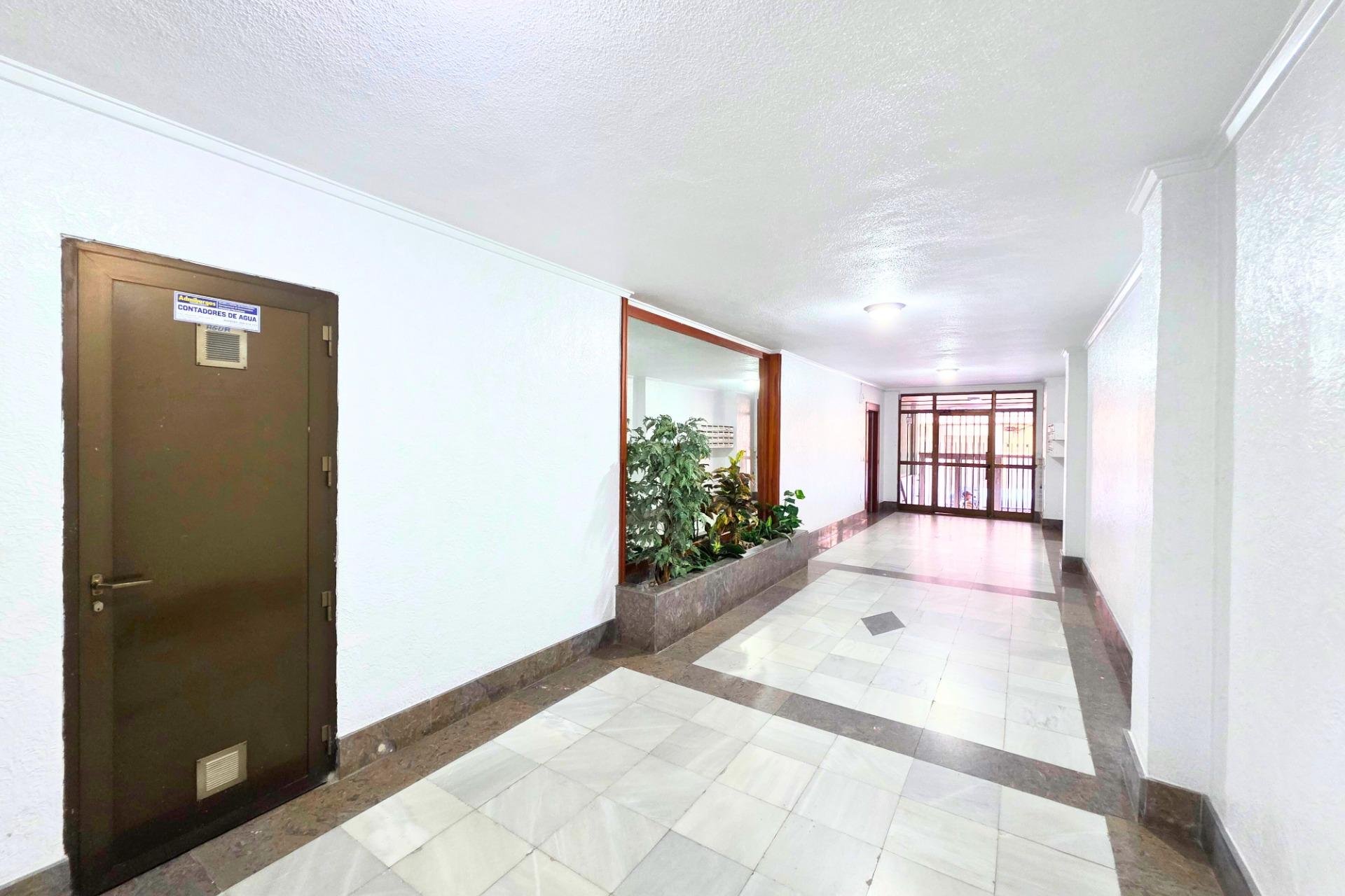 Herverkoop - Appartement -
Torrevieja - Playa del Cura