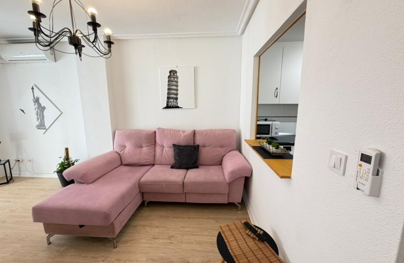 Herverkoop - Appartement -
Torrevieja - Playa del Cura