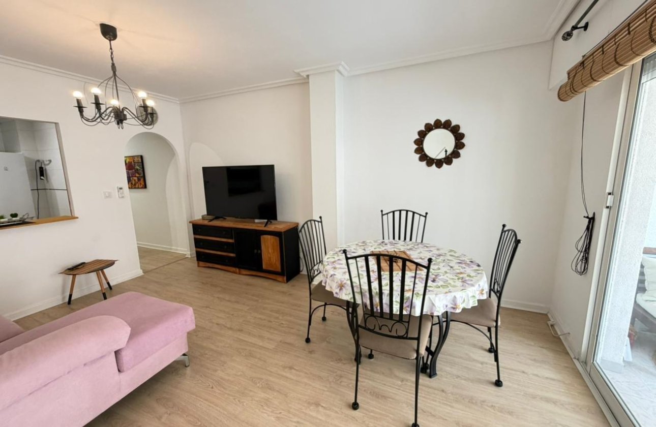 Herverkoop - Appartement -
Torrevieja - Playa del Cura