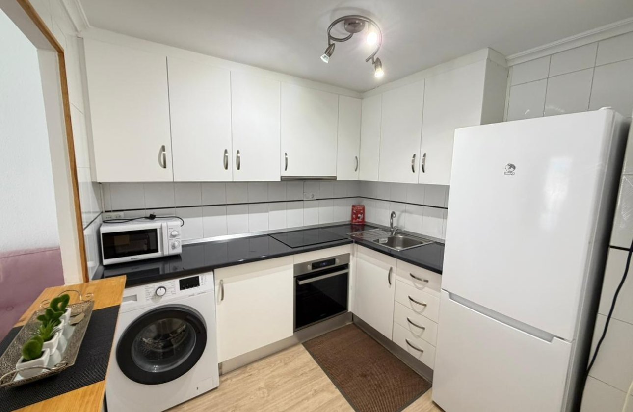 Herverkoop - Appartement -
Torrevieja - Playa del Cura