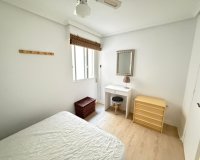 Herverkoop - Appartement -
Torrevieja - Playa del Cura