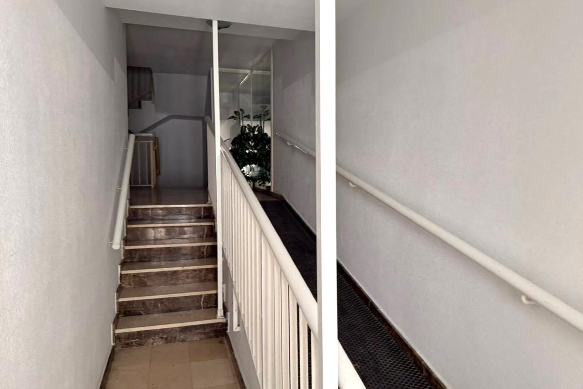 Herverkoop - Appartement -
Torrevieja - Playa del Cura