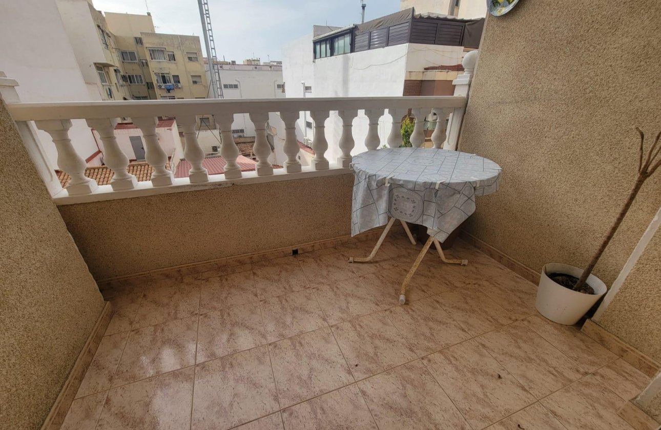 Herverkoop - Appartement -
Torrevieja - Playa del Cura