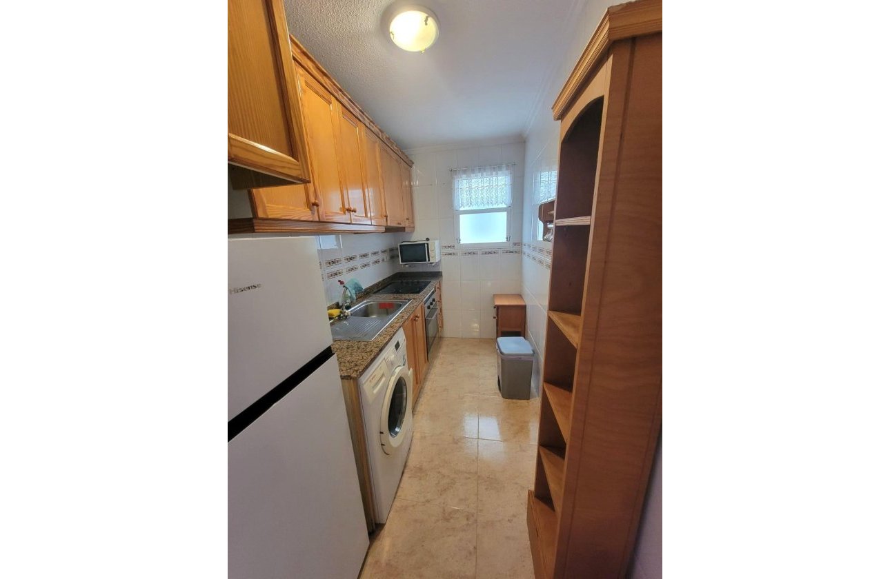 Herverkoop - Appartement -
Torrevieja - Playa del Cura