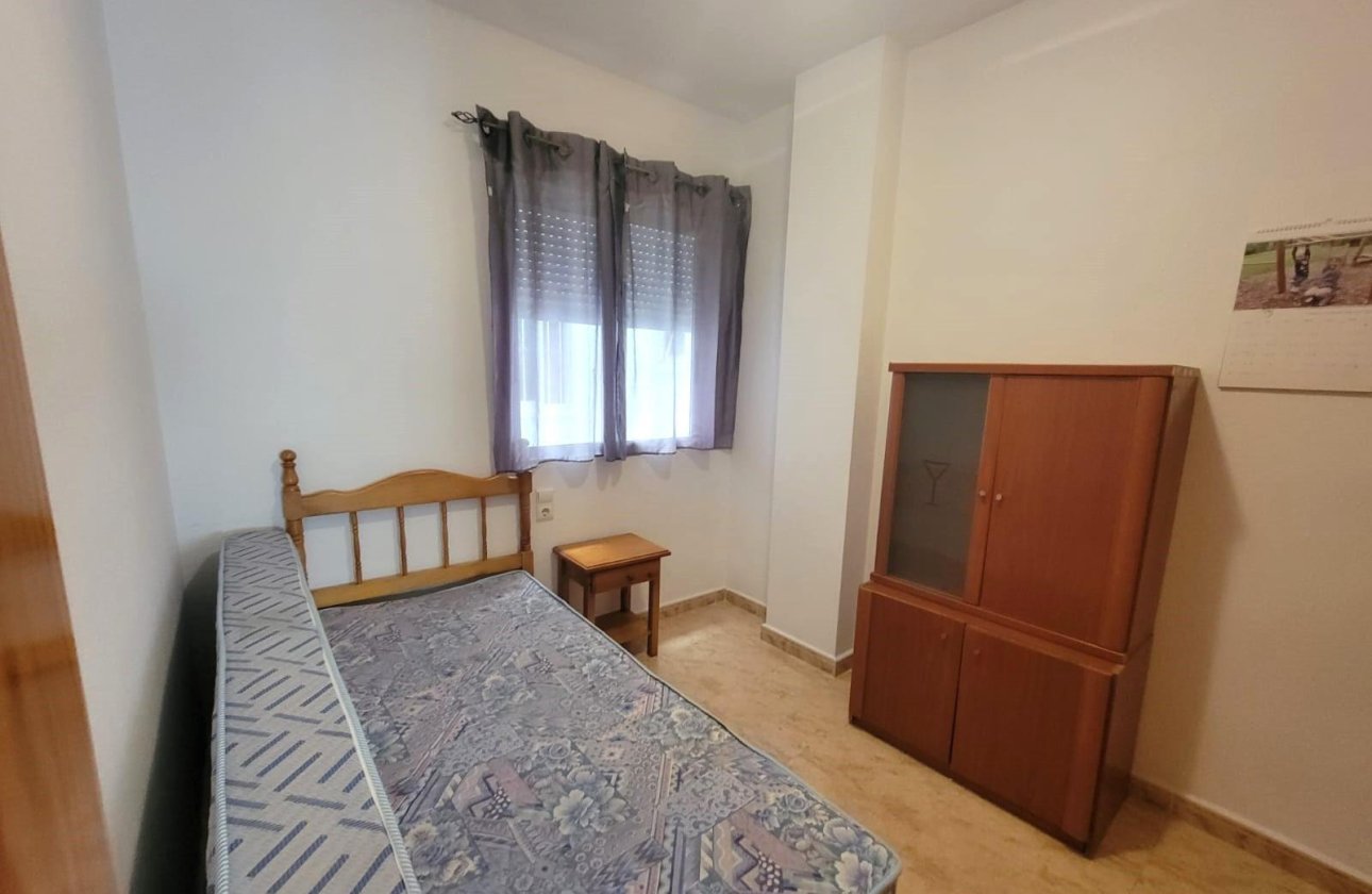 Herverkoop - Appartement -
Torrevieja - Playa del Cura