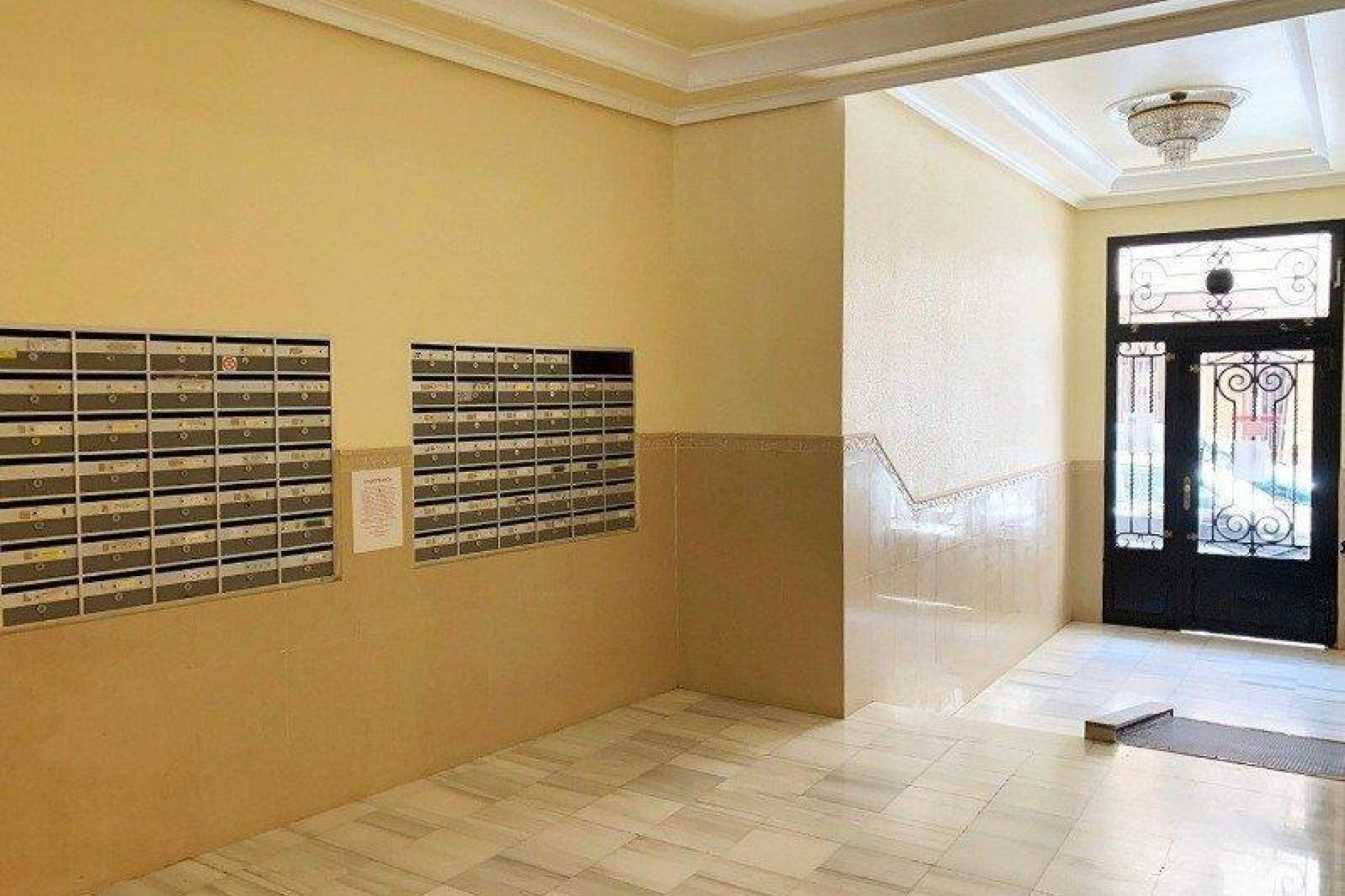 Herverkoop - Appartement -
Torrevieja - Playa del Cura