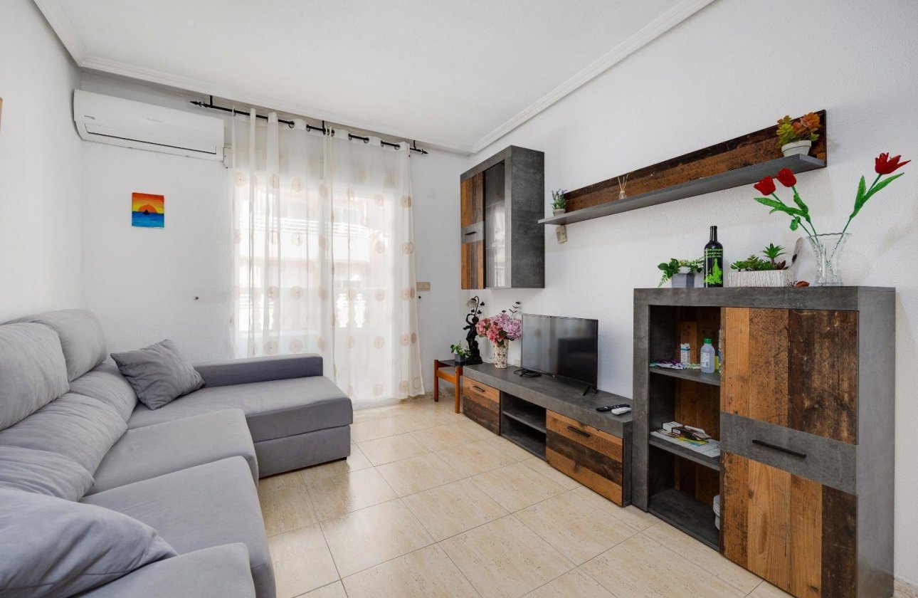 Herverkoop - Appartement -
Torrevieja - Playa del Cura