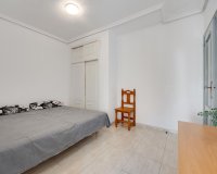 Herverkoop - Appartement -
Torrevieja - Playa del Cura