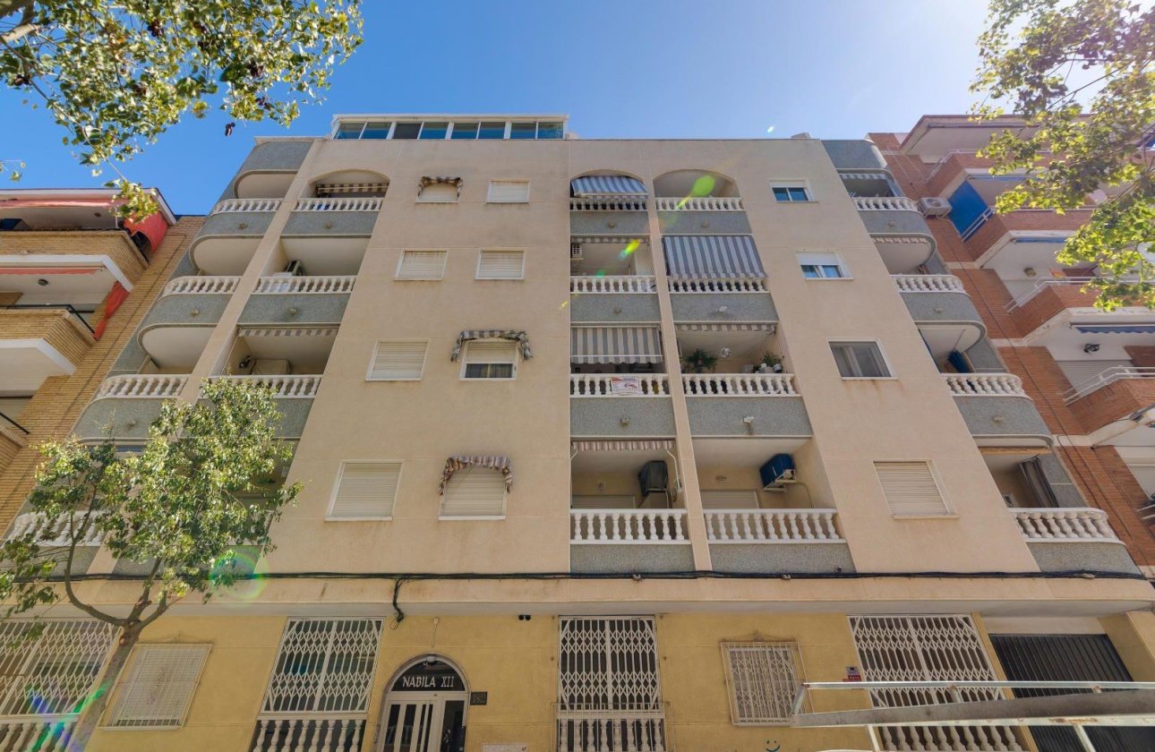 Herverkoop - Appartement -
Torrevieja - Playa del Cura