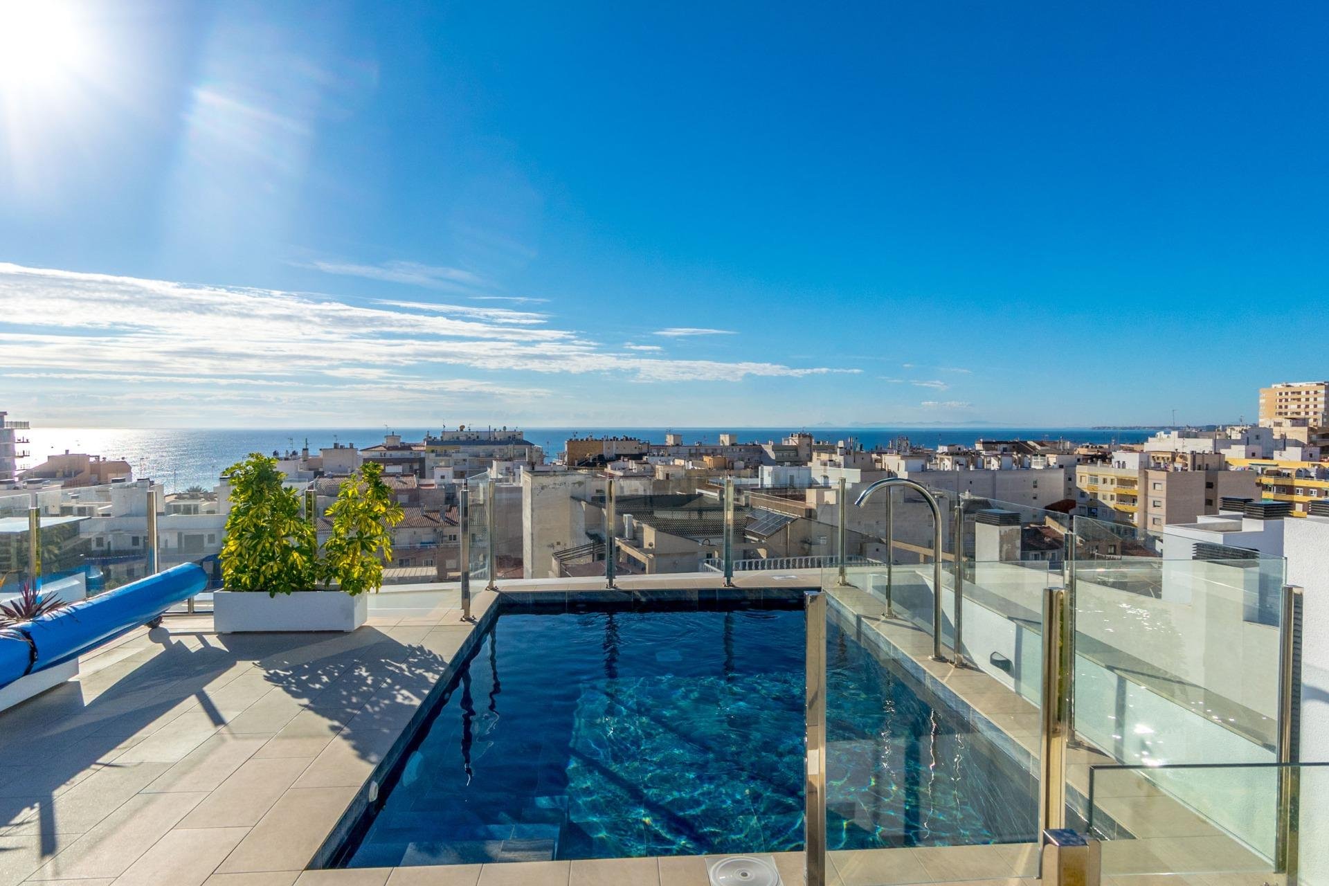 Herverkoop - Appartement -
Torrevieja - Playa del Cura