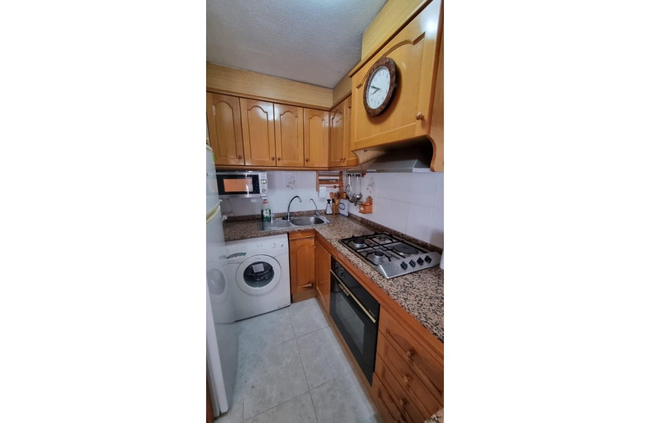 Herverkoop - Appartement -
Torrevieja - Playa del Cura