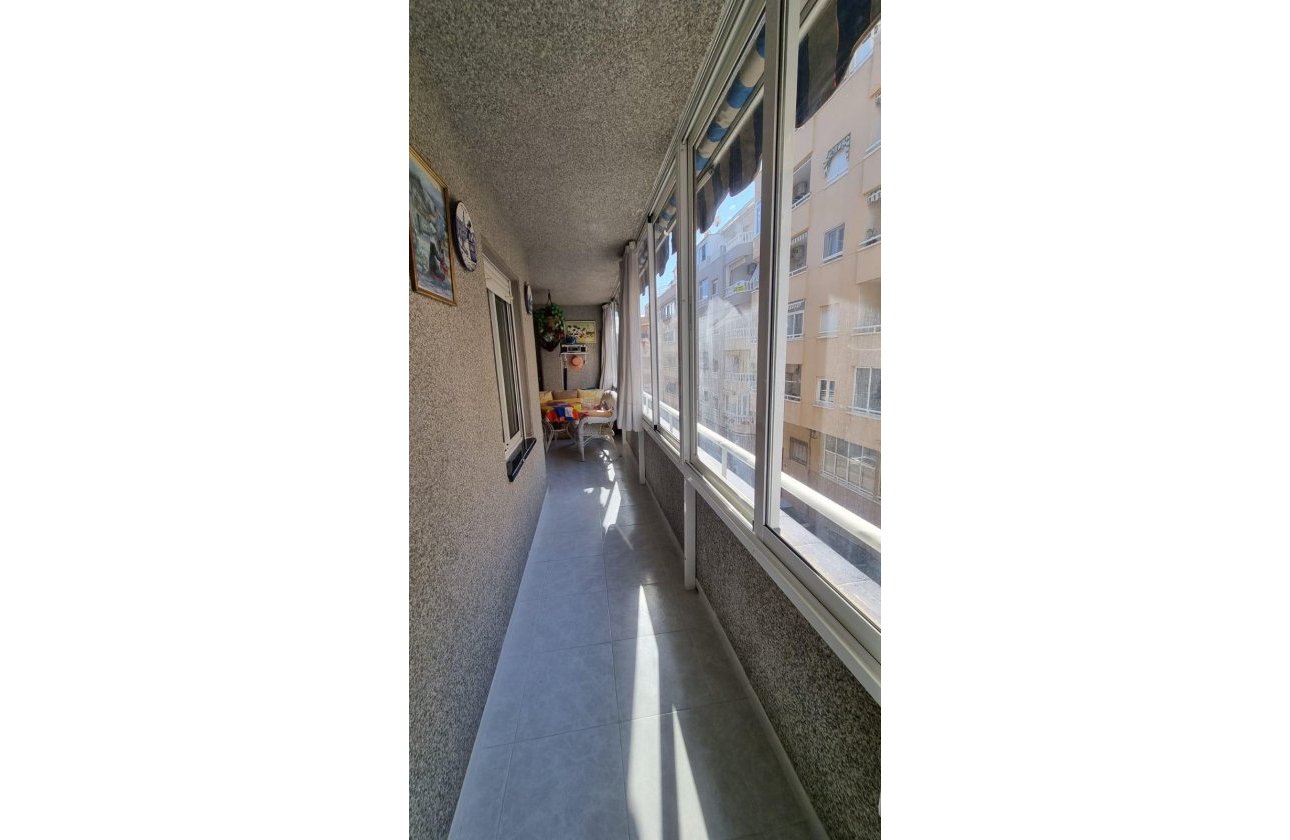 Herverkoop - Appartement -
Torrevieja - Playa del Cura