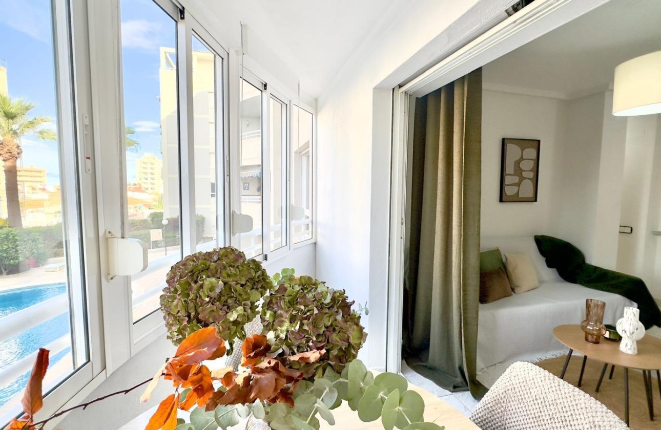 Herverkoop - Appartement -
Torrevieja - Playa del Cura