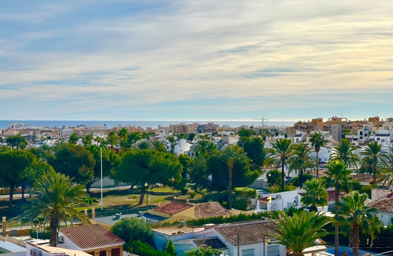 Herverkoop - Appartement -
Torrevieja - Playa del Cura