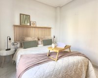 Herverkoop - Appartement -
Torrevieja - Playa del Cura